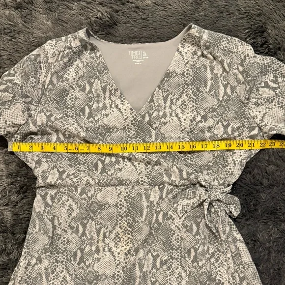 Time and Tru Gray Snakeskin Dress - Picture 7 of 13